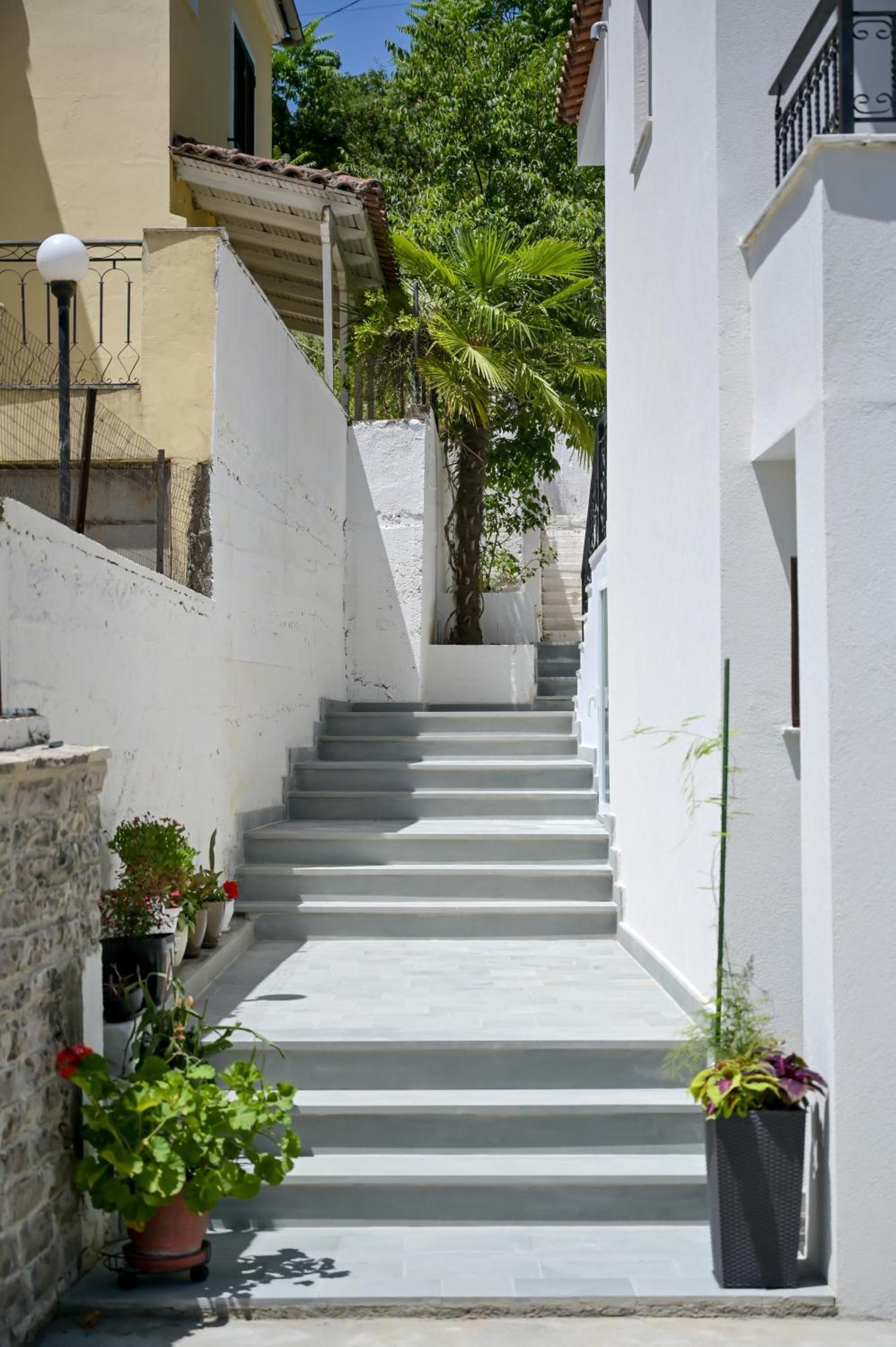 Villa Qeli Gjirokastër Exteriör bild