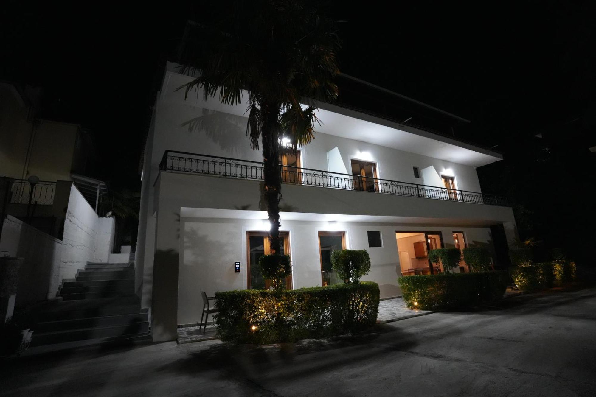 Villa Qeli Gjirokastër Exteriör bild